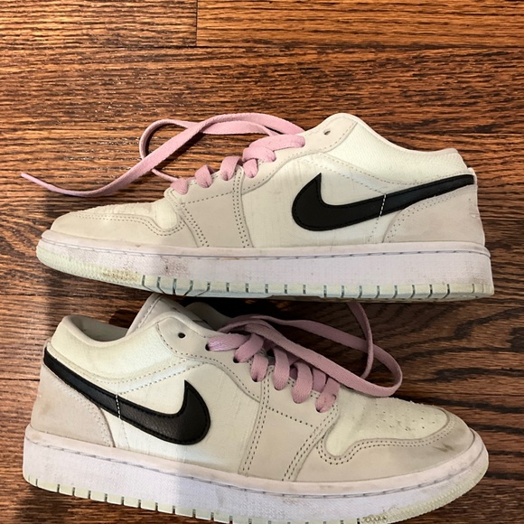 Nike Air Jordan Sneakers - Size 8 - Picture 3 of 7